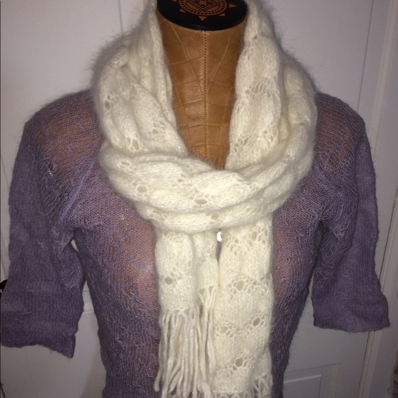 EUC AF warm shimmer scarf - Picture 7 of 8